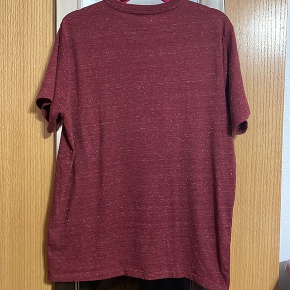 Aeropostale size Large red short sleeve tee shirt with embroidered logo patch - Picture 6 of 9